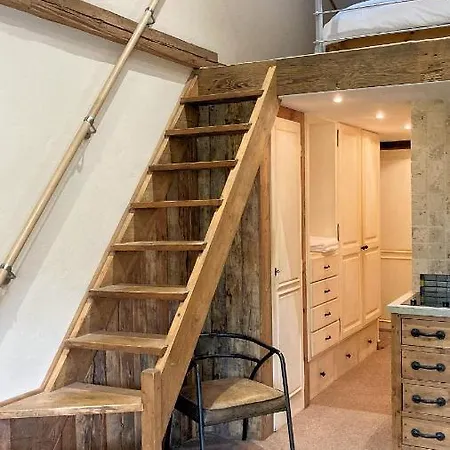 Oree Mezzanine Apartment